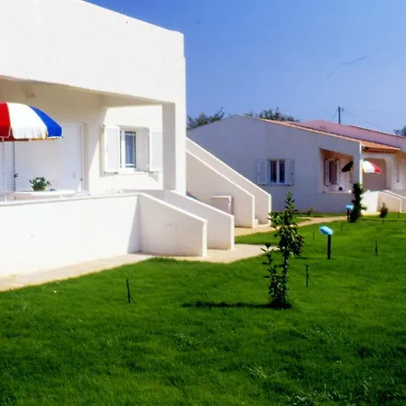 Helonata アパート アルコウディ