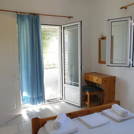 Helonata アパート アルコウディ