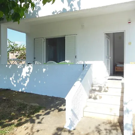 Helonata Apartment *